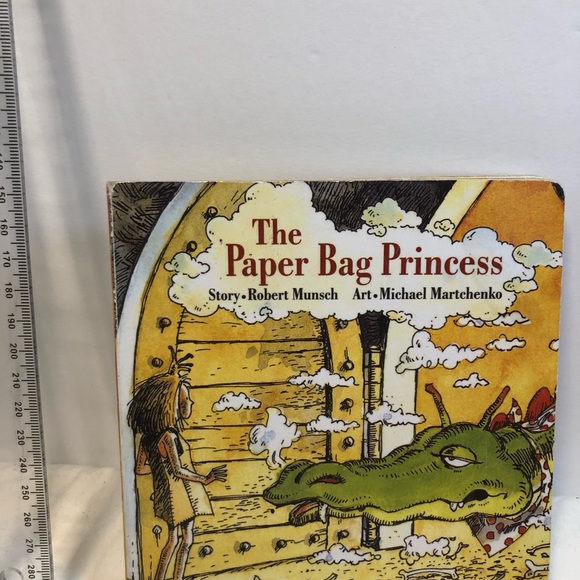 Girls themed Board Book Lot, Dance book has motion with each page turn, Munsch - Picture 4 of 13